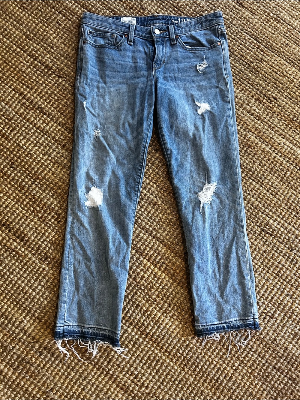 GAP Women's Light Blue Distressed Straight-Leg Jeans